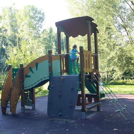 Camping L'Ilot Du Chail Sansais Exterior photo